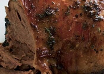 leg of lamb with gravy - TheRecipe.Website