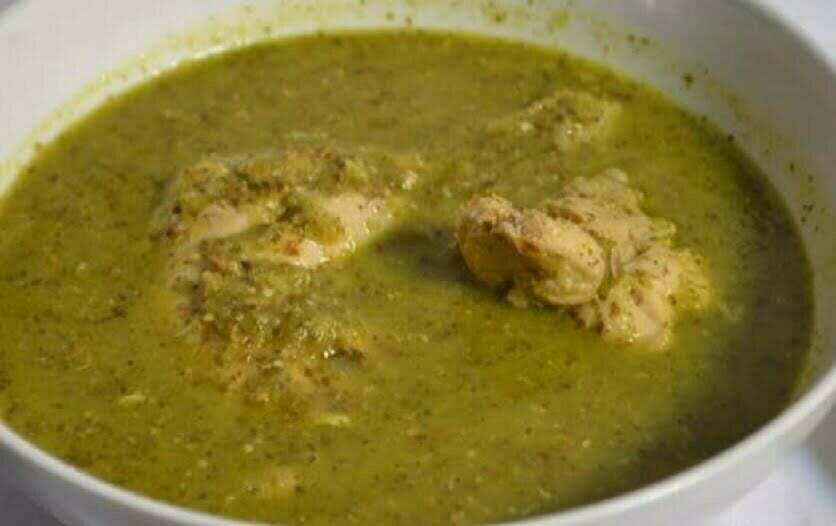 Mexican Chicken in Green Sauce - Pollo en Mole Verde - TheRecipe.Website