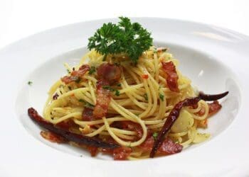 Linguini with Bacon and Scallops - TheRecipe.Website