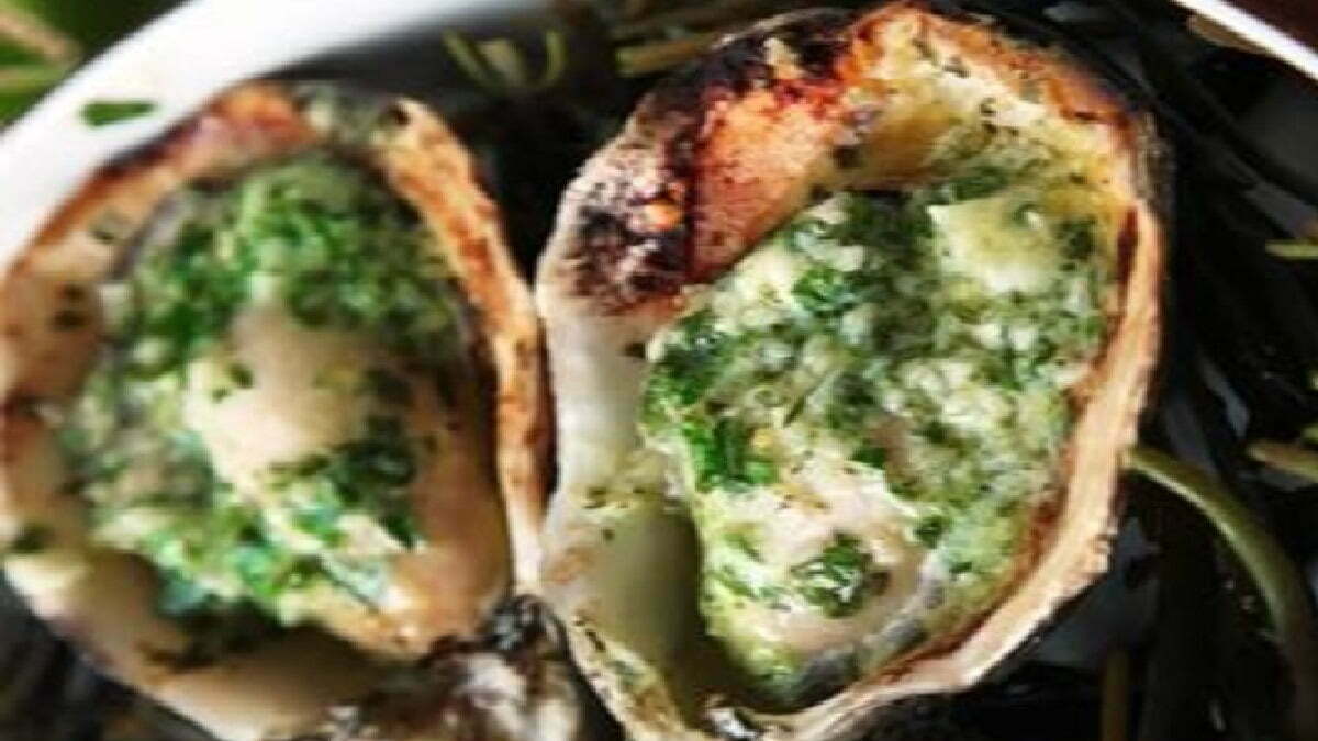 Oysters Broiled in Garlic Butter