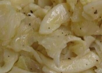 Ukrainian Noodles with Cabbage - Lokshyna z Kapustiou