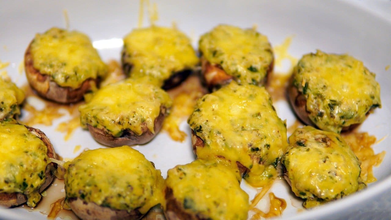 Cheese and Garlic Mushrooms Recipe - TheRecipe.Website