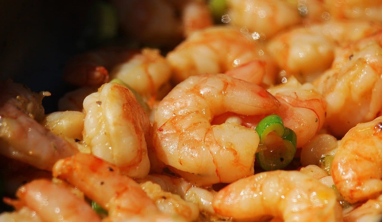 Pan Fried Garlic Shrimp Recipe - TheRecipe.Website