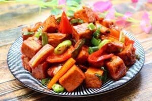 Crispy Tofu with Vegetables in Spicy Sauce Recipe - TheRecipe.Website