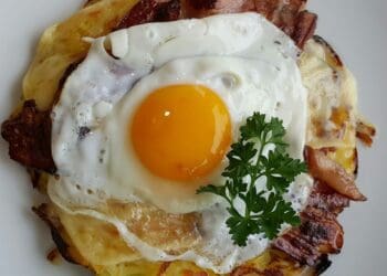 Bacon, Egg and Hash Browns Recipe - TheRecipe.Website