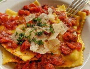 Beef Ravioli with Tomato Sauce Recipe - TheRecipe.Website