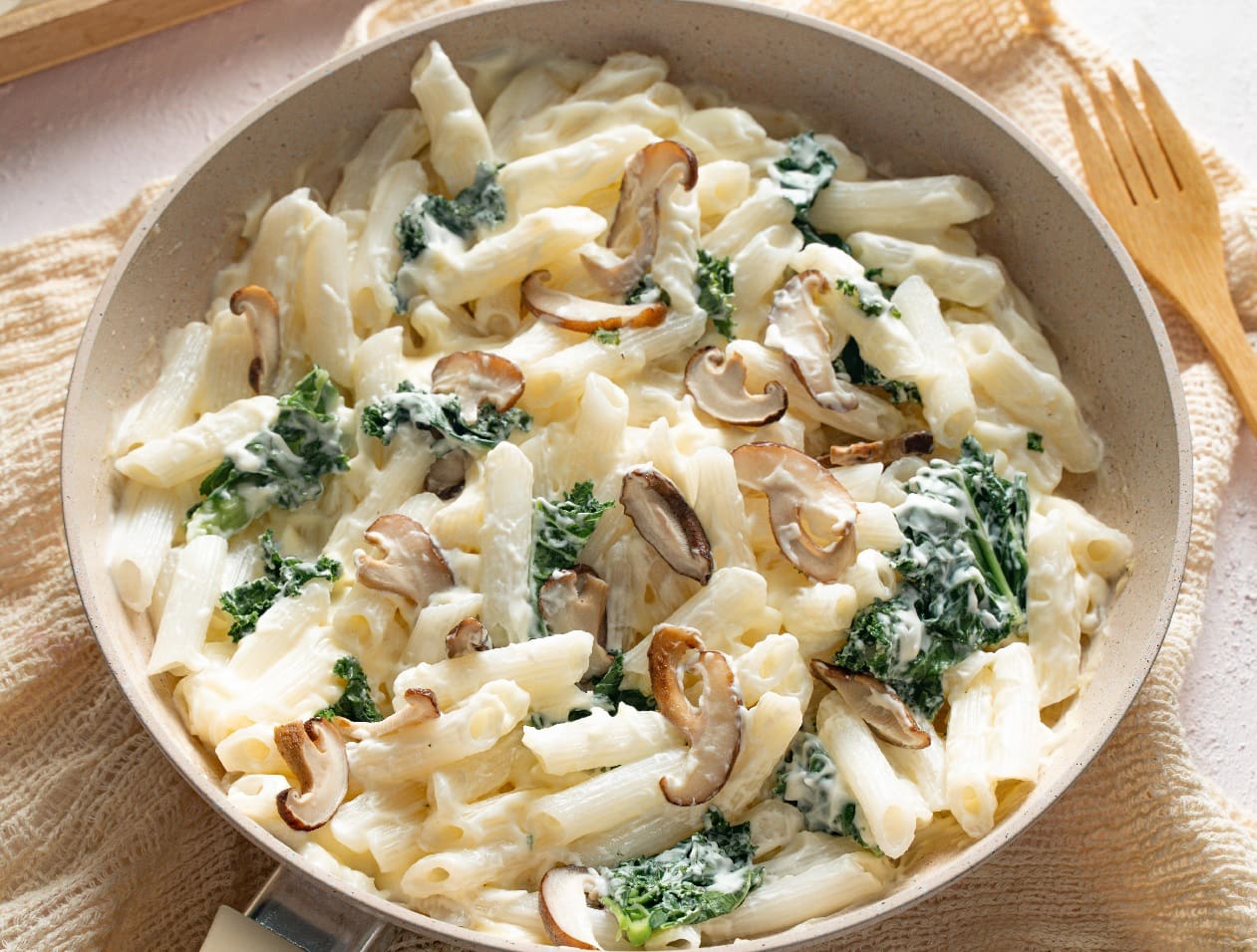Mushroom and Kale Penne Recipe - TheRecipe.Website