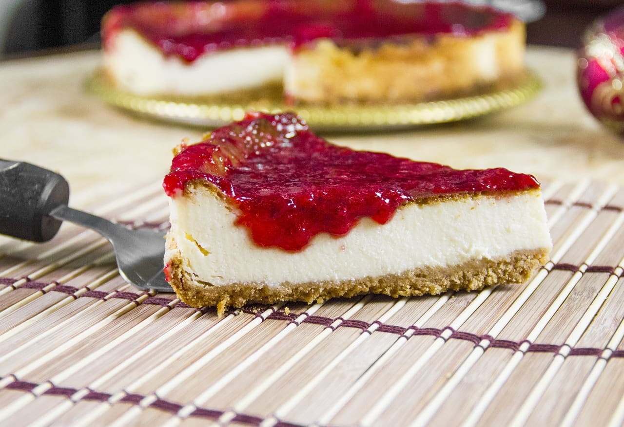 Strawberry Drizzle Cheesecake Recipe - TheRecipe.Website