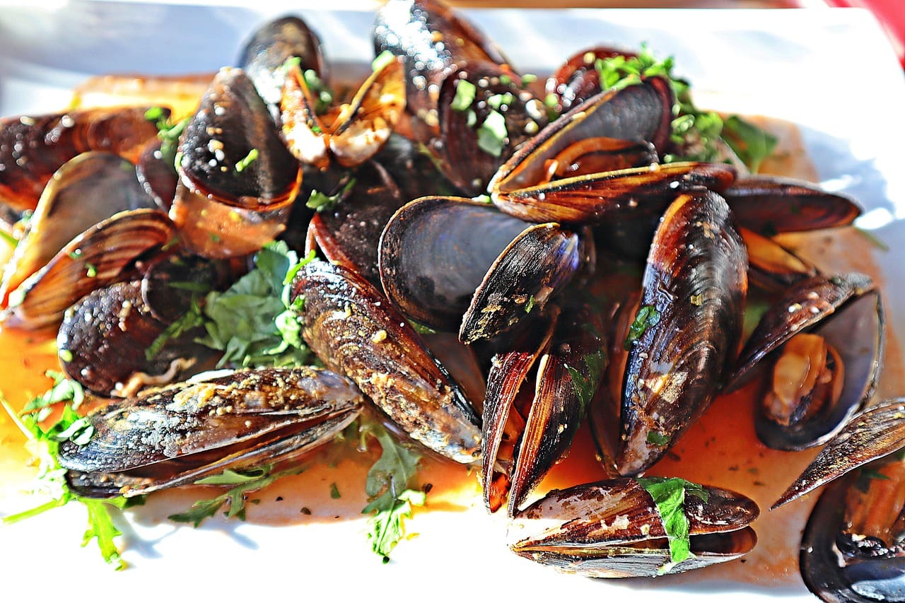 Spicy Mussels Recipe - TheRecipe.Website