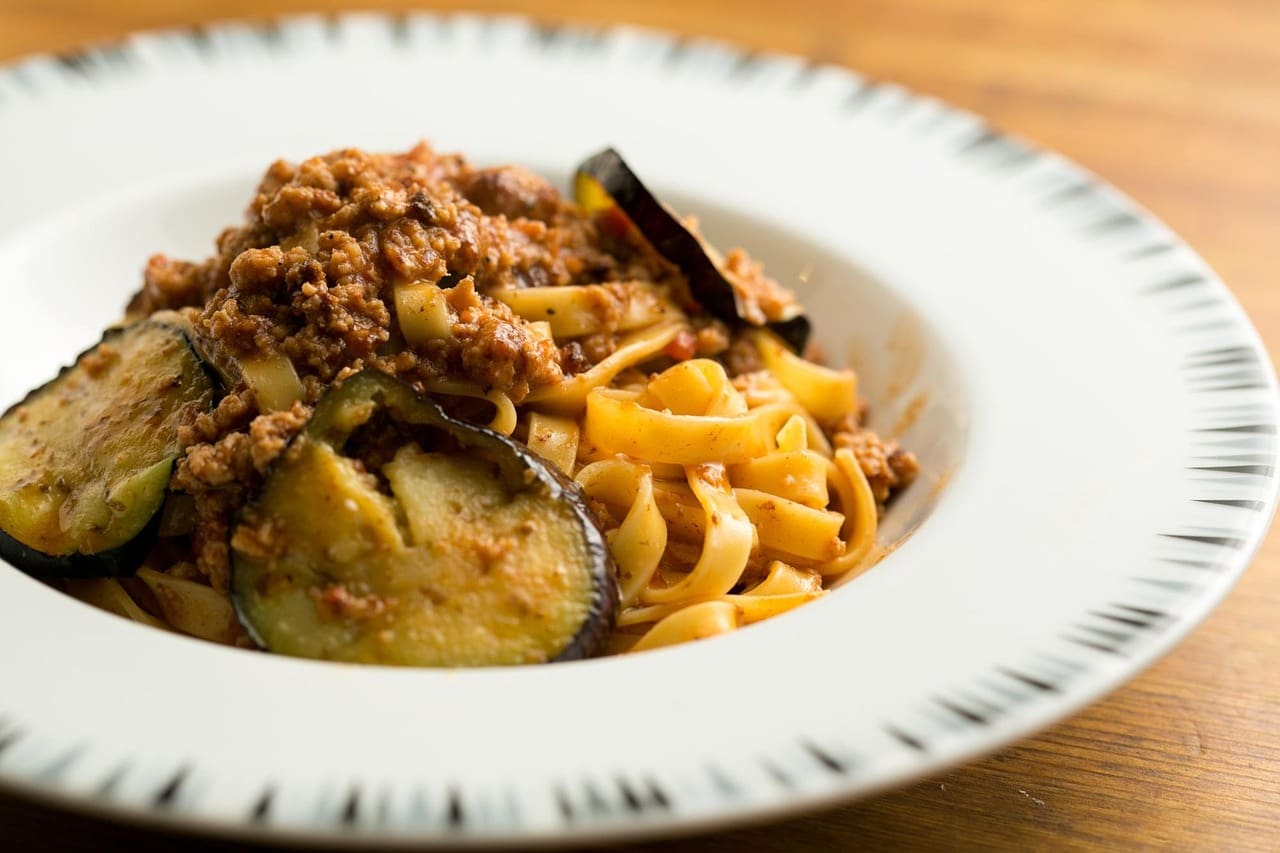 Aubergine Bolognaise Recipe - TheRecipe.Website