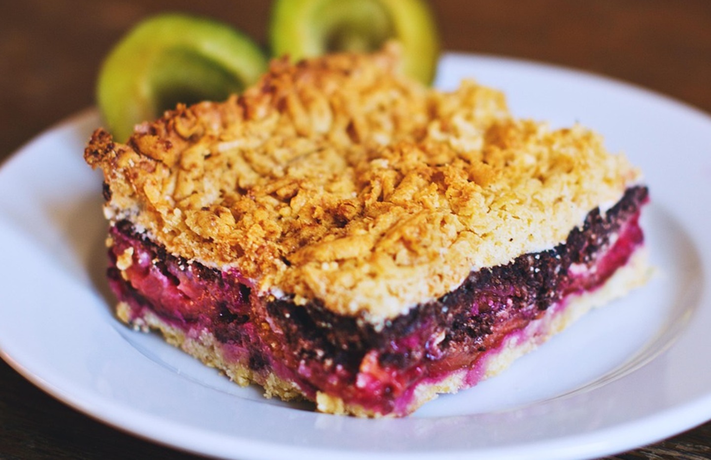 Apple and Blackberry Oat Crumble Recipe - TheRecipe.Website