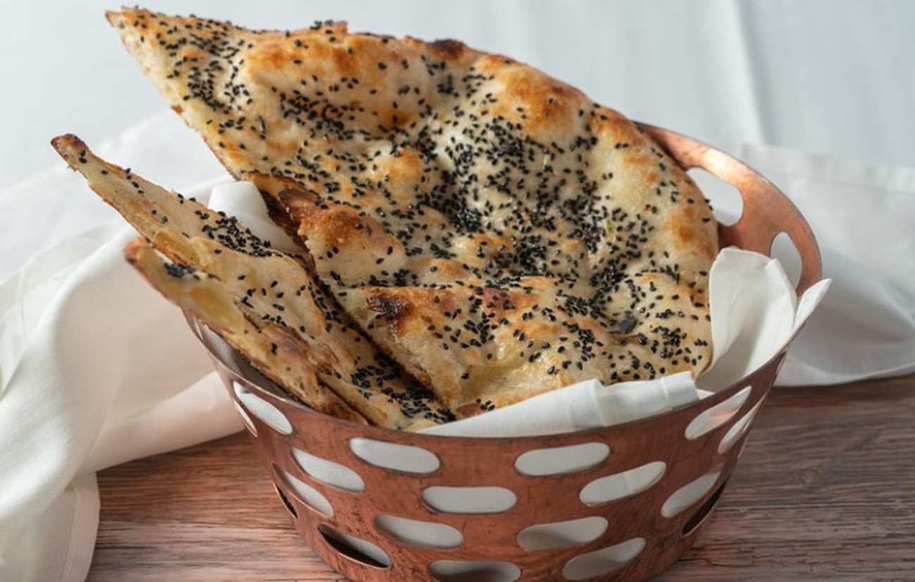 Sesame Naan Bread Recipe - TheRecipe.Website