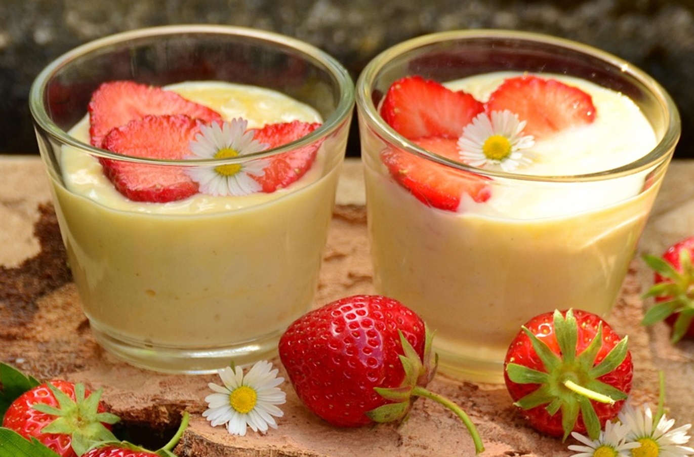 Vanilla Strawberry Summer Dessert Recipe - TheRecipe.Website