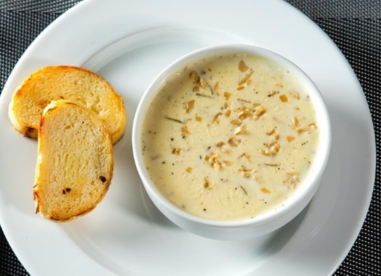 Bacon and Sweetcorn Chowder Recipe - TheRecipe.Website