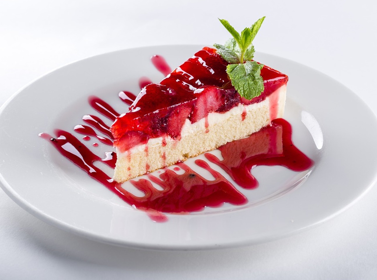 Strawberry Cream Cake Recipe - TheRecipe.Website