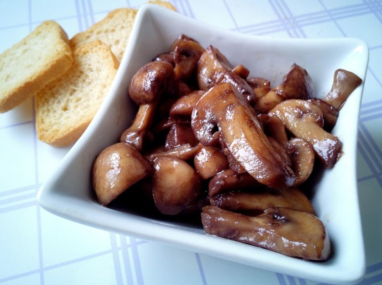 Garlic Mushrooms with Crostini Recipe - TheRecipe.Website
