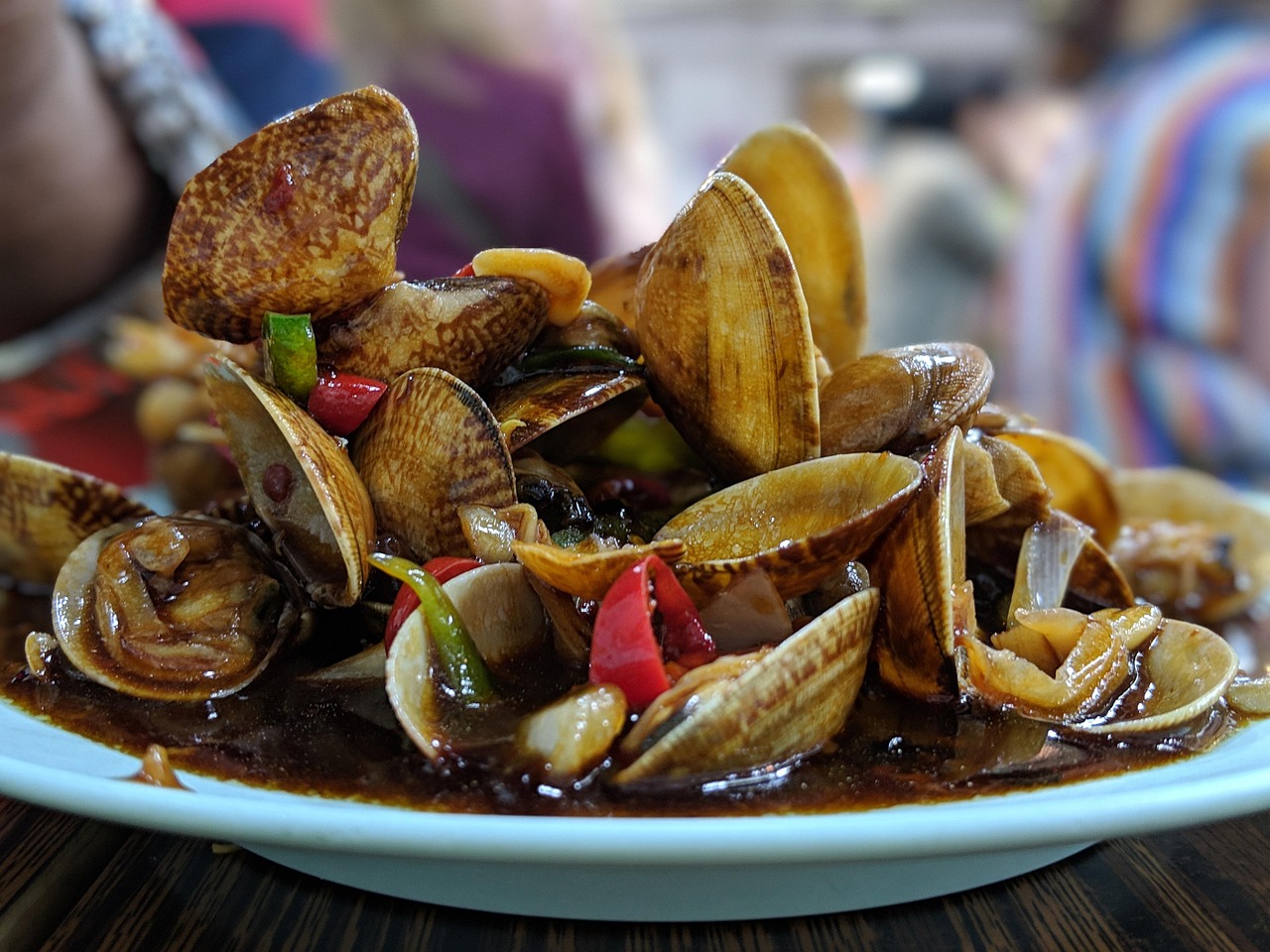 Thai Stir Fried Spicy Clams Recipe - TheRecipe.Website