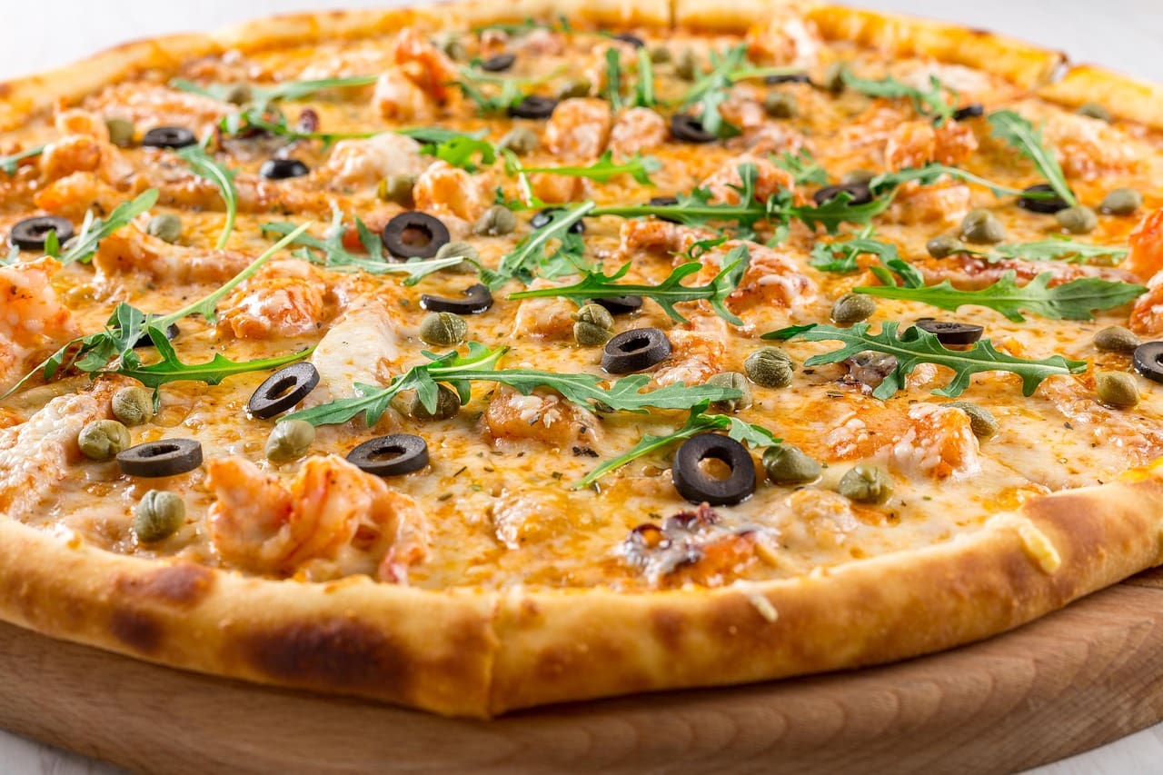 Chicken Olive and Rocket Pizza Recipe - TheRecipe.Website
