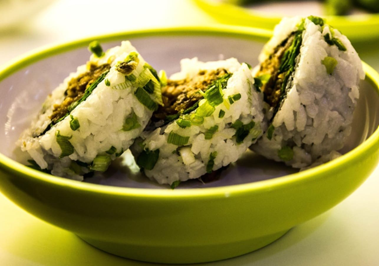 Spicy Tuna Sushi Roll Recipe - TheRecipe.Website
